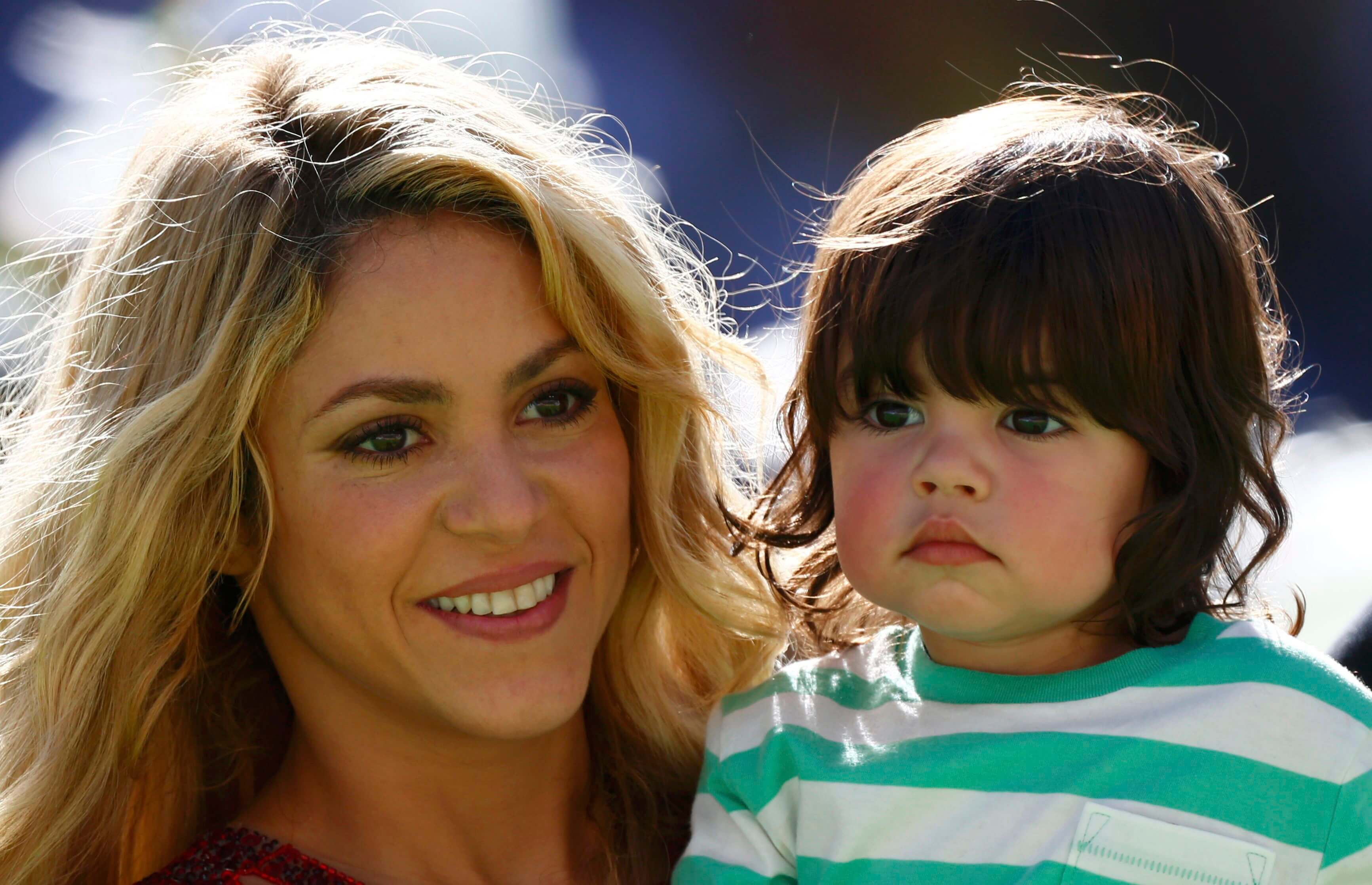 Shakira enseña ingles
